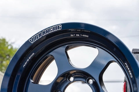 Volk Racing TE37XT 17×8.5 -10 offset 6×139 Mag Blue