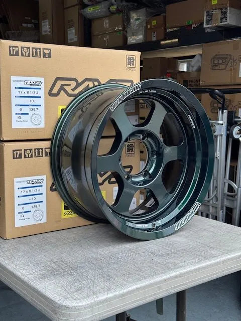 Volk Racing TE37XT 17×8.5 -10 offset 6×139 Racing Green