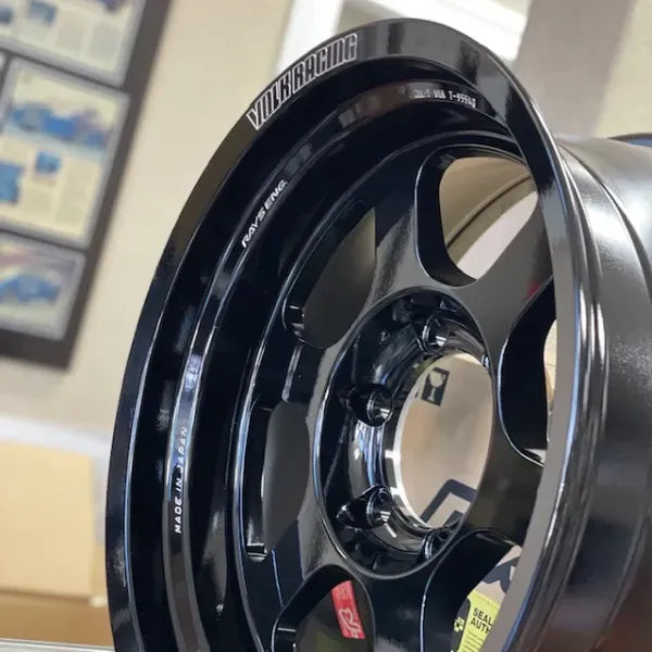 Volk Racing TE37XT 17×8.5 -10 offset 6×139 Gloss Black